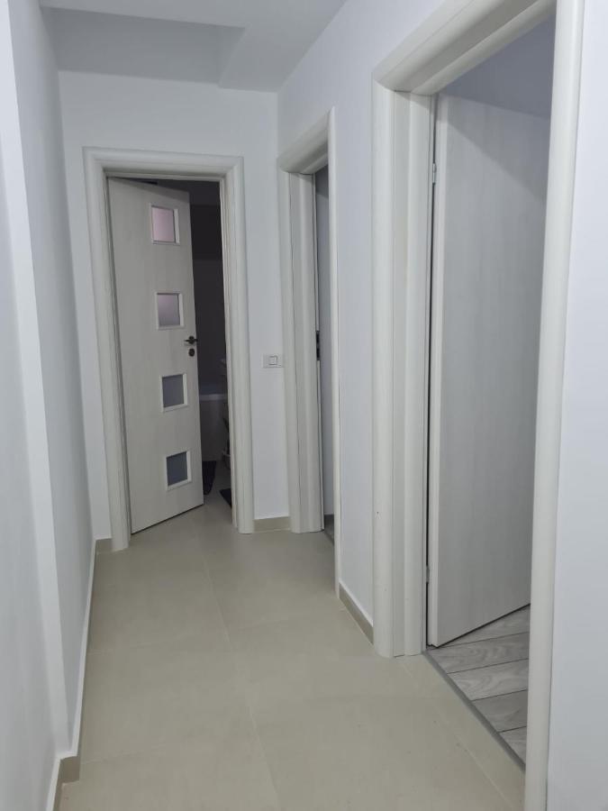 Deluxe 2 Bedroom Apartment With Balcony And Private Parking Bragadiru Luaran gambar